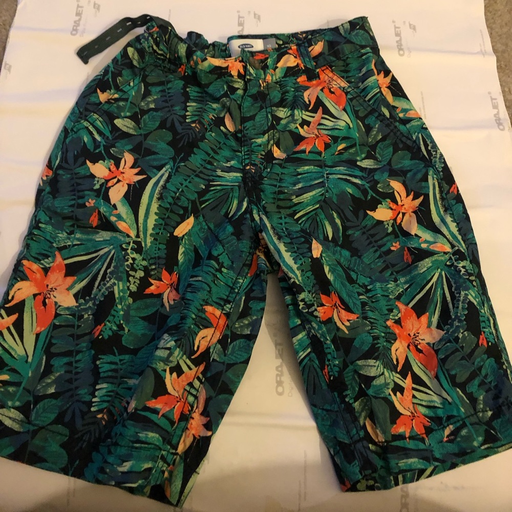 Old Navy Floral Casual Shorts (Stretchy Waistband)